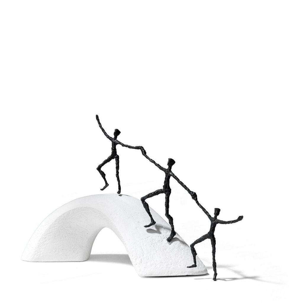 Beeld in Brons en Steen: Samen bruggen bouwen (Wir bauen Brücken) van Luise Kött-Gärtner