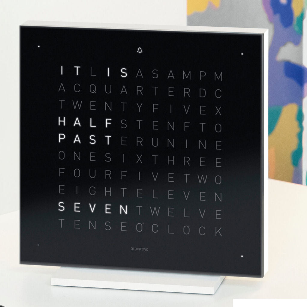 QlockTwo Touch Pure Acryl Qolor - Black Ice Tea - Engels