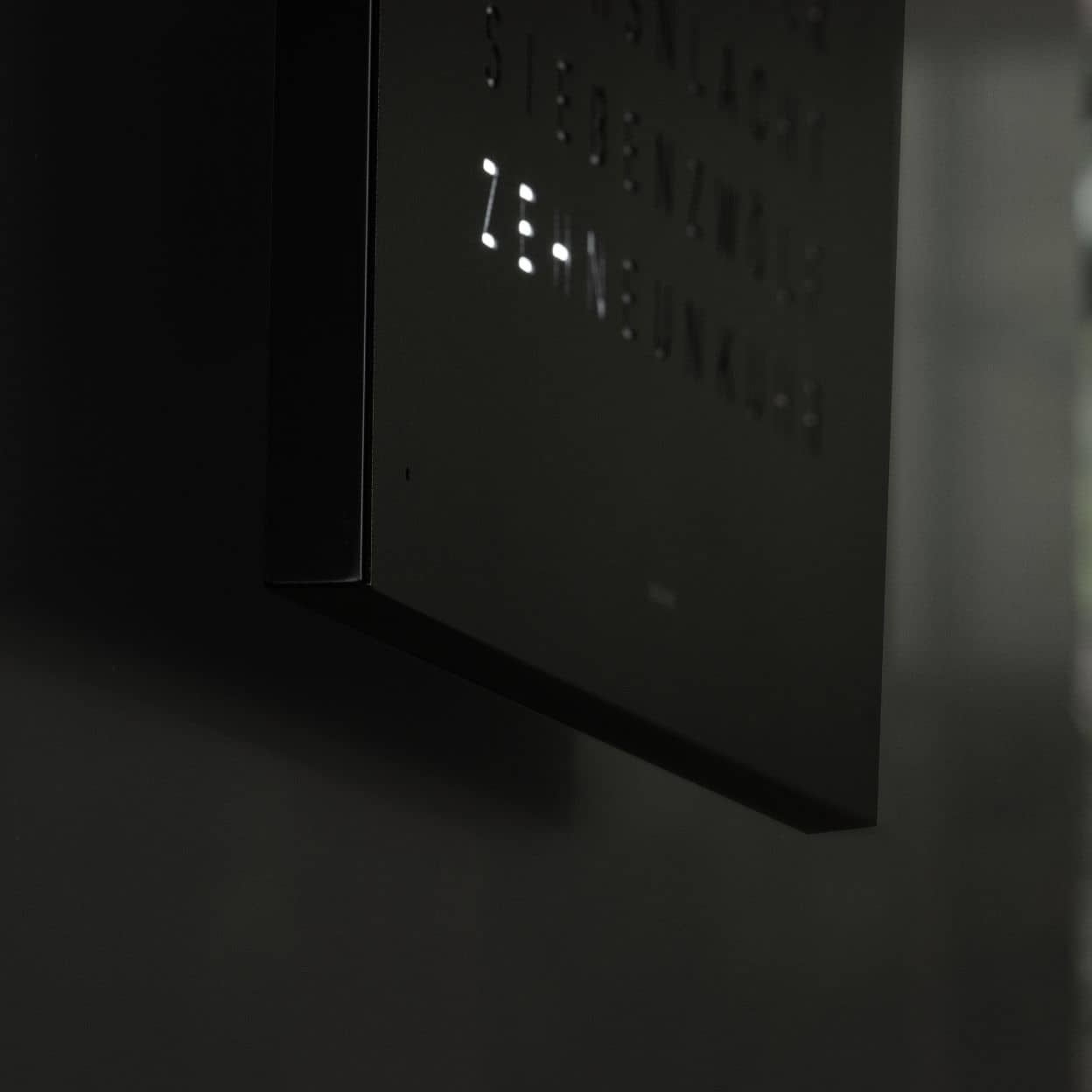 QLOCKTWO Earth 45 - Monochrome Edition - Black Pepper @ stArt to Art