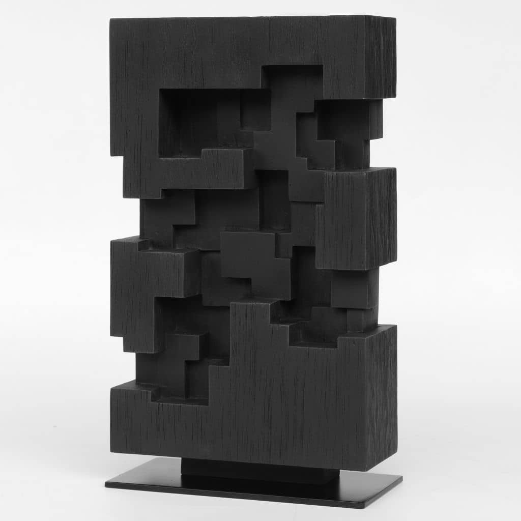 Houten beeld Stèle M van Alban Lanore in geborsteld teak zwart vernist - Limited edition