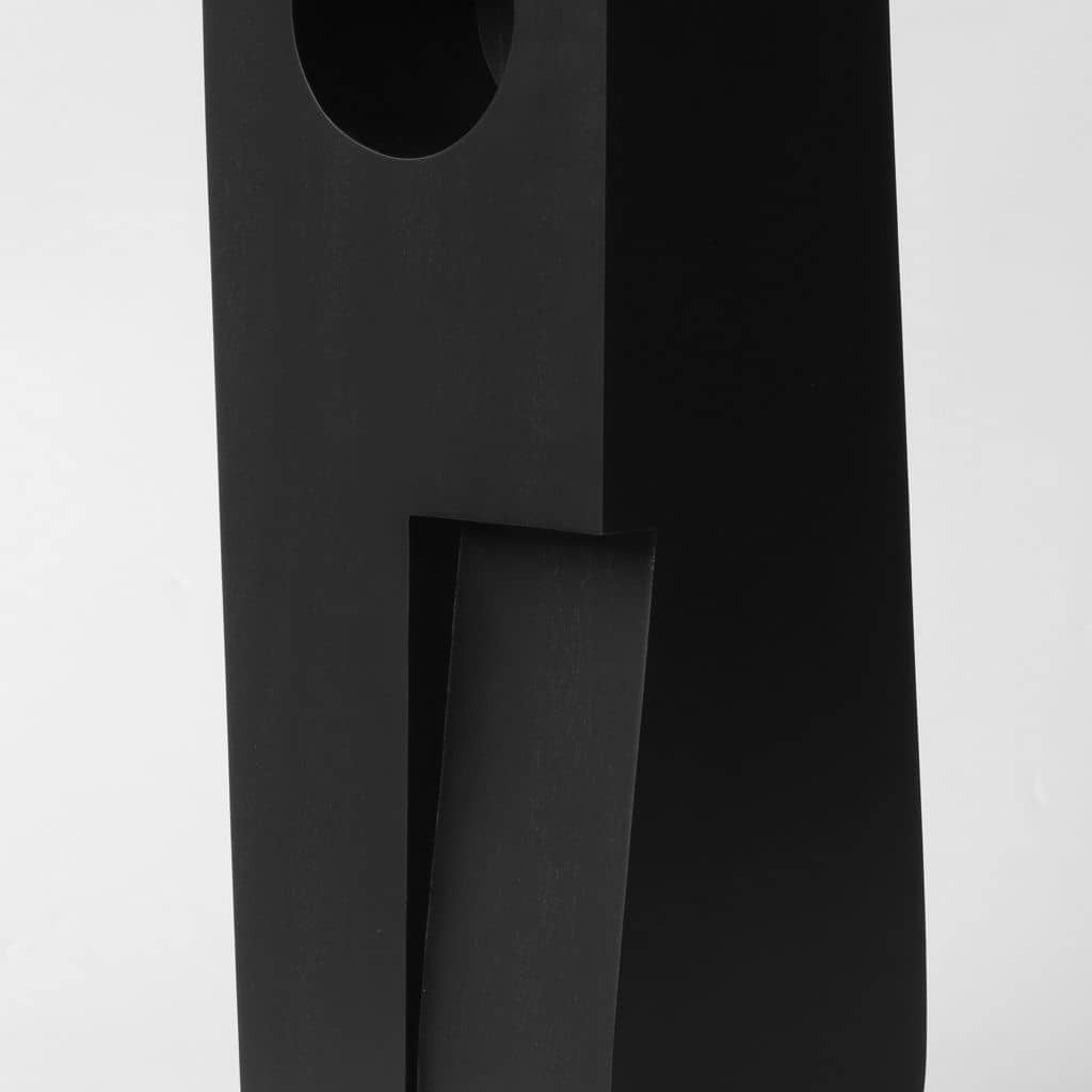 Houten beeld Stone #4 van Scott Vandervoort in Mahonie zwart vernist - Limited edition